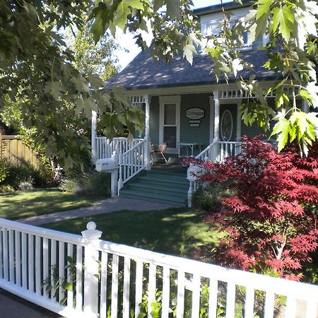 Second Street Cottages Ешленд Екстер'єр фото