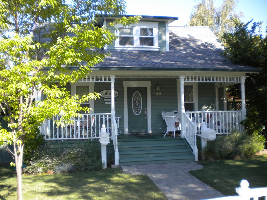 Second Street Cottages Ешленд Номер фото