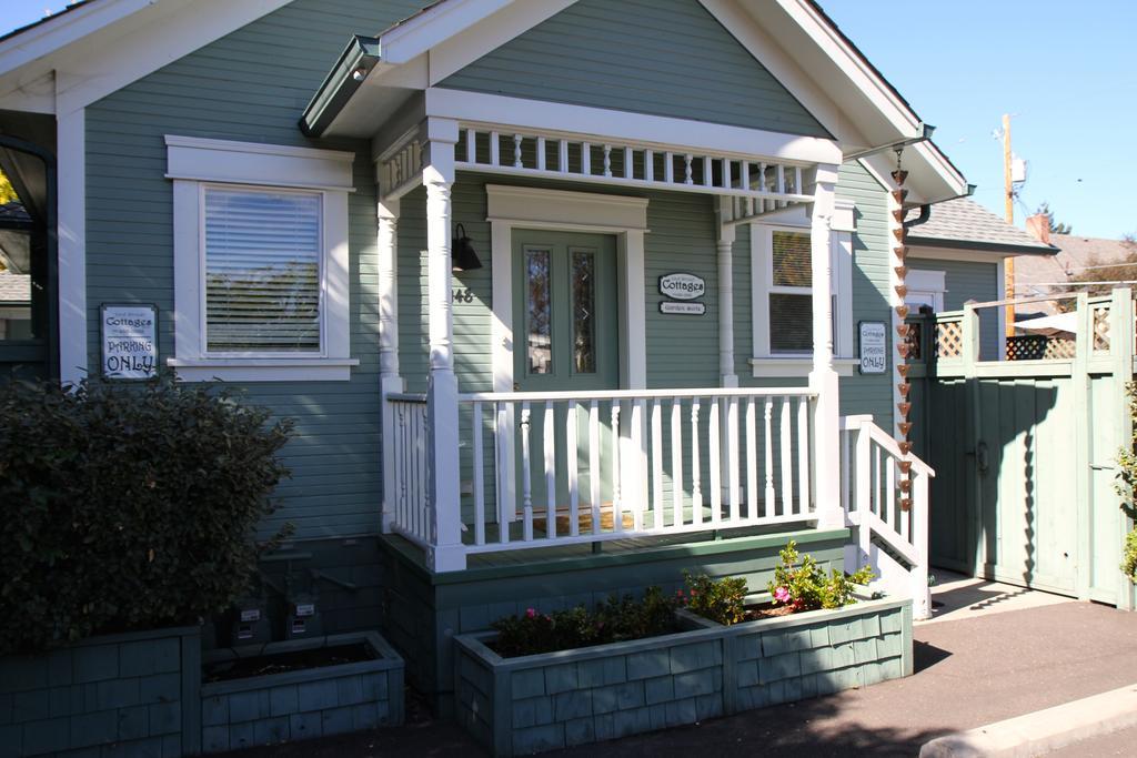 Second Street Cottages Ешленд Номер фото